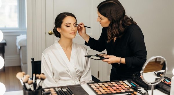 Le maquillage mariage à Montréal chez l'école maquillage : sublimer chaque moment